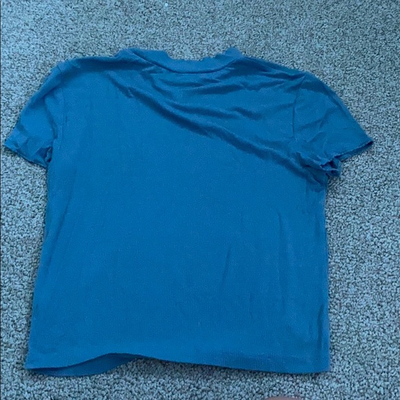 blue top - Picture 3 of 3